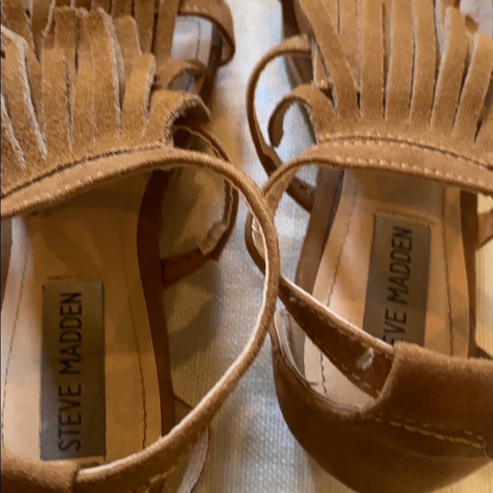 Shoes - Picture 4 of 6